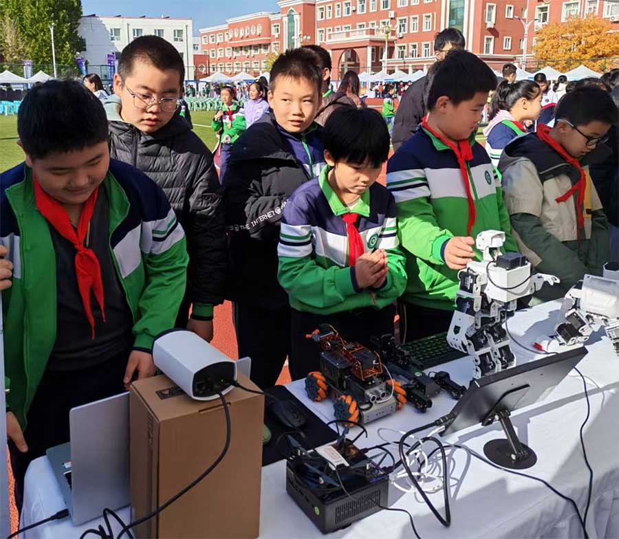 AI产品吸引了众多学生的目光 AI产品吸引了众多学生的目光