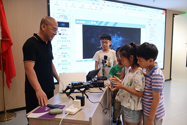 必高AI实验教学平台开学季部署：模块化快速上线